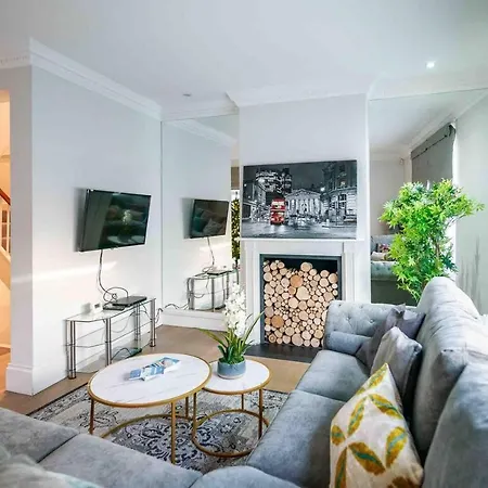Spacious & Modern 3brs House In *