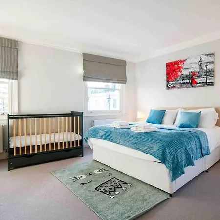 Holiday home Spacious & Modern 3brs House In