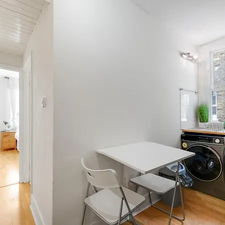 Mirabel Two Bedrooms, One Bath, Fulham Sw6 By Mdps Apartment