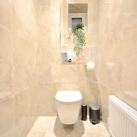 Apartment Luxury Garden Flat *