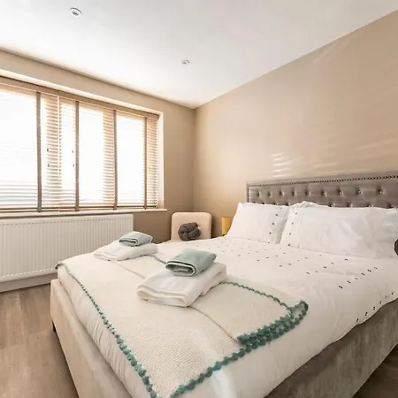 Luxury Garden Flat