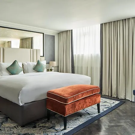 The Royal Horseguards Hotel, Hotel