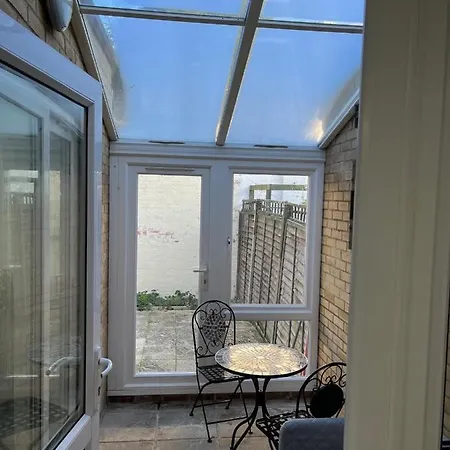 Three Bedroom House In Tooting By Star London