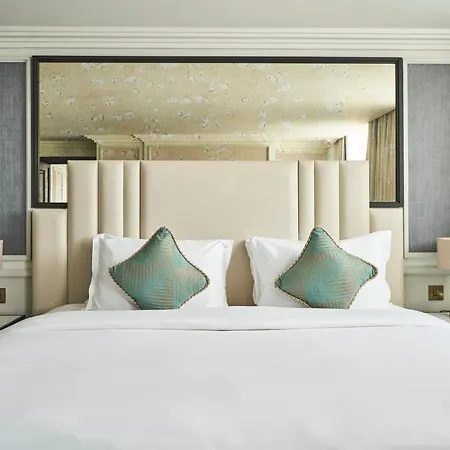 The Royal Horseguards Hotel, Hotel
