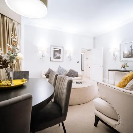 Sir Hans Sloane Apartment *