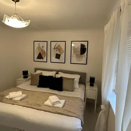 Stylish 1 Bedroom Close To Tooting Bec Station * London