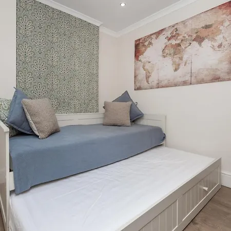 Villa The House - Entire London
