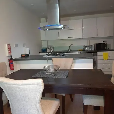 Docklands 2 Bedroom 2 Bath *