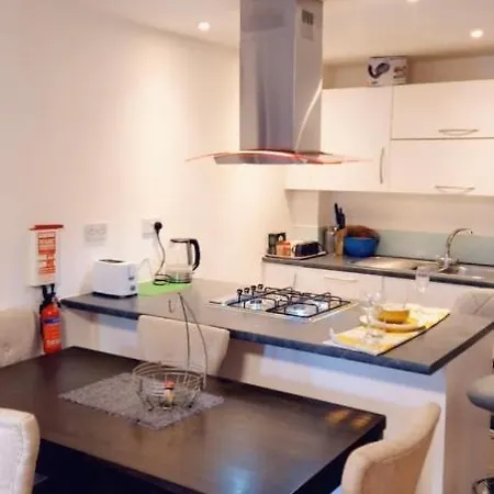 Docklands 2 Bedroom 2 Bath *