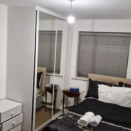 Apartment Docklands 2 Bedroom 2 Bath