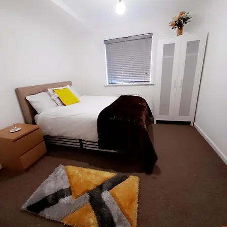 Docklands 2 Bedroom 2 Bath Apartment
