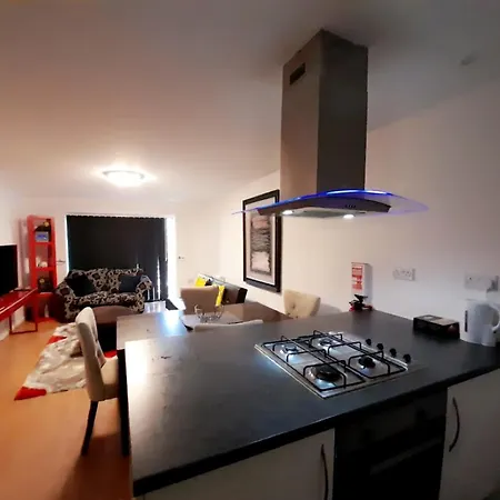Docklands 2 Bedroom 2 Bath Apartment *