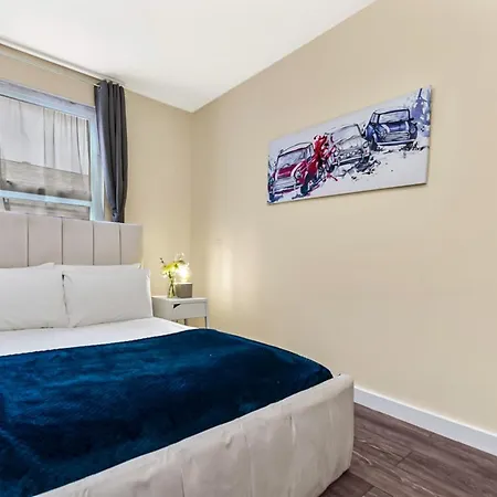 Family Friendly, Zone 2, 2 Beds, Overground Apartment