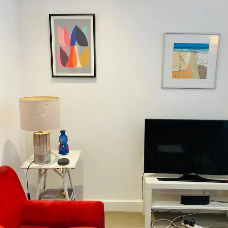 Apartment Impeccable 1-bed In London