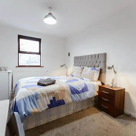Whitechapel En-suite Beds To * London