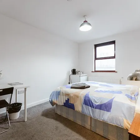 Whitechapel En-suite Beds To Guest house *