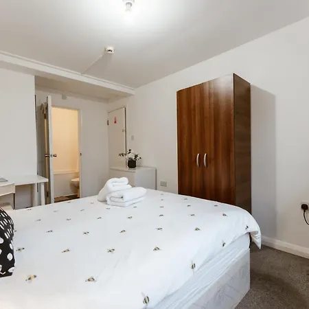 Whitechapel En-suite Beds To Guest house
