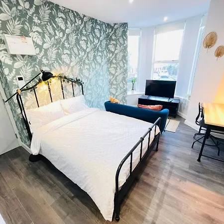 Hackney By Sleepy * London