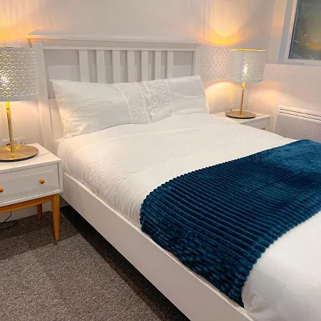 Maida Vale Apartment *