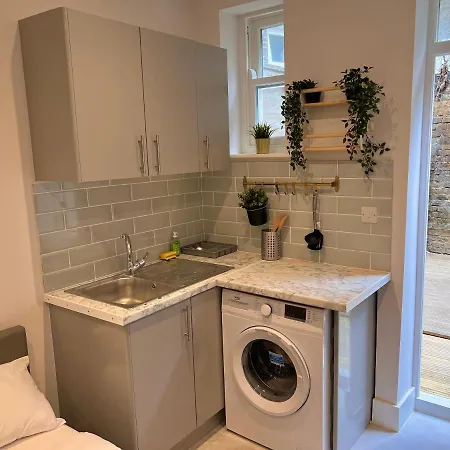 Maida Vale Apartment *