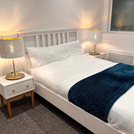 Maida Vale Apartment *