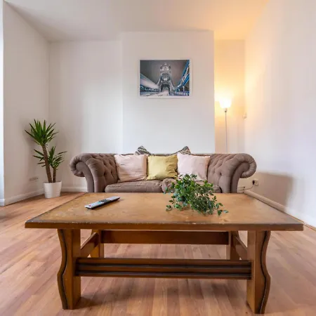 Apartment Spacious Cricklewood Sleeps 4 *