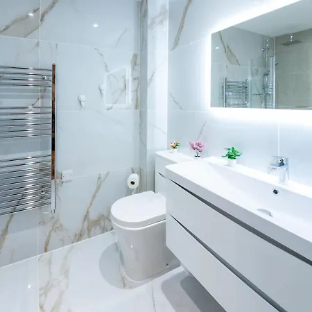 Apartment Lux 2 Bedrooms - 2 Bathrooms - F7 *
