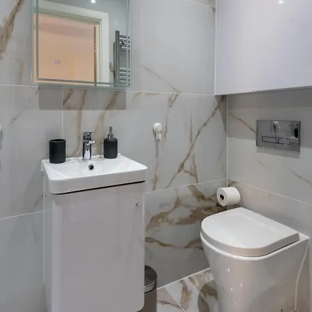 Lux 2 Bedrooms - 2 Bathrooms - F7