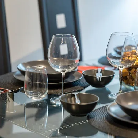 Lux 2 Bedrooms - 2 Bathrooms - F7 Apartment *