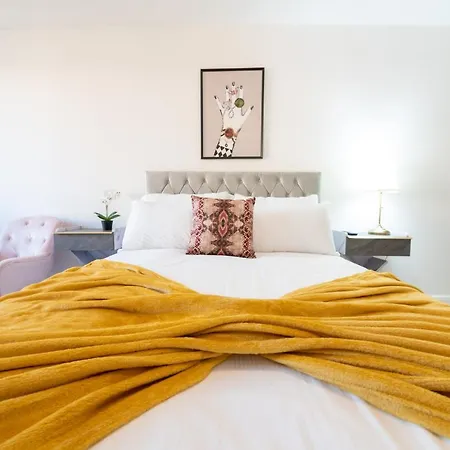 Lux 2 Bedrooms - 2 Bathrooms - F7 *