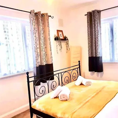 Apartment Spacious 3 Bed Flat Close To Central