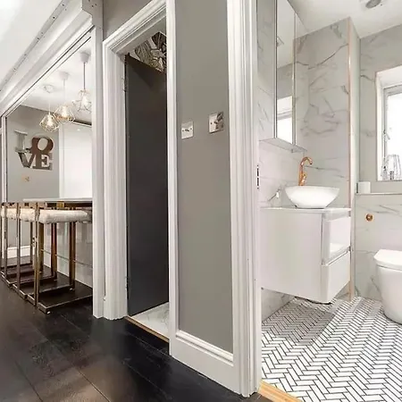 Location In - Kings Road 3-bed With Terrace, Ac & Netflix
