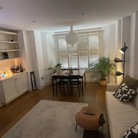 Lovely 2-bed With Patio Near Camden