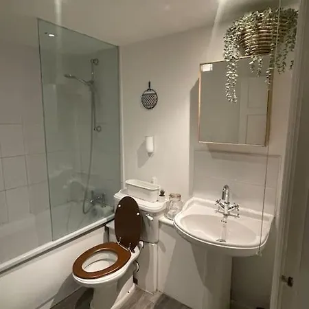 Apartment Lovely 2-bed With Patio Near Camden