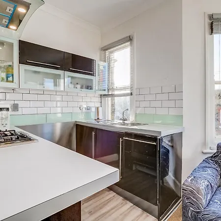 Lovely Place, Perfect For Family And Business Travellers Ideally Located Between The Commons Appartamento