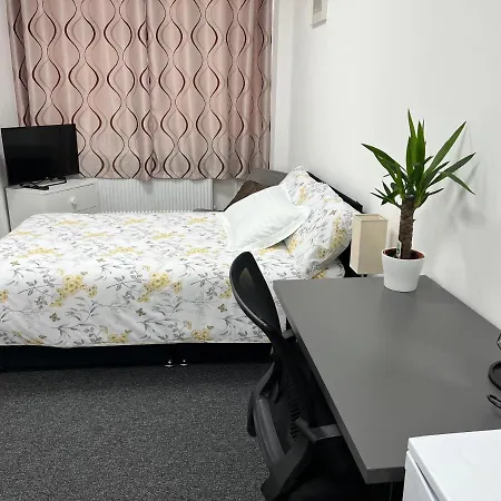 Mj Service - With Skyline View Close To Tube Station - Apartment *
