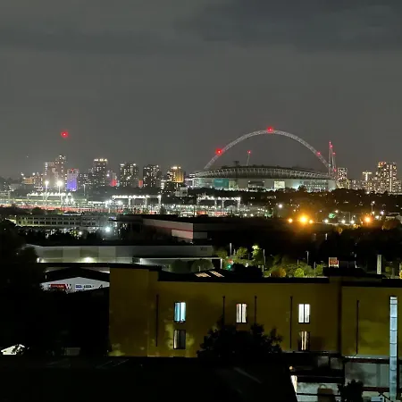 Mj Service - With Skyline View Close To Tube Station - * London