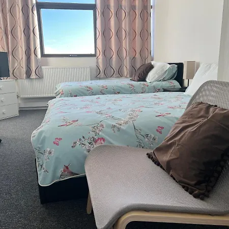 Apartment Mj Service - With Skyline View Close To Tube Station - *