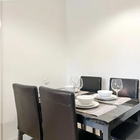 Garden View Double: Extended By Hofin Apartment London