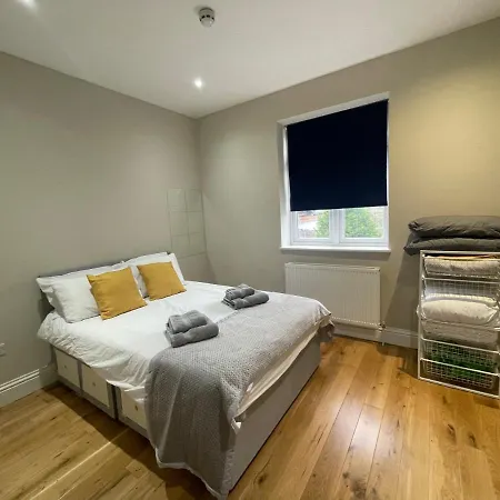 Apartment Lovely 1 Bedroom With On Street Parking London