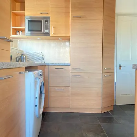 Charming & Bright 2-bed Apt Close To Station * London