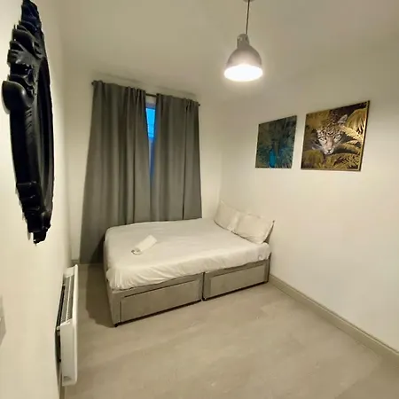 424 Edgwar Road