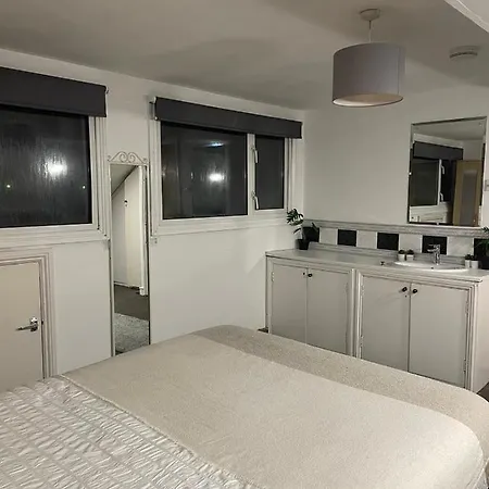 Balham, South Spacious 6, 6 Available Homestay *