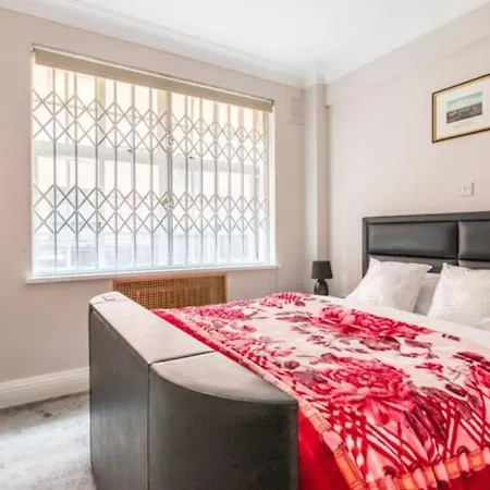 Great Mayfair Flat *