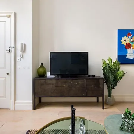Apartment The Paddington Hideout - Amazing 2bdr Flat With Patio London