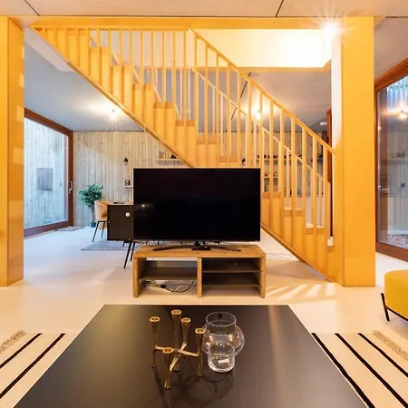 The Victoria Park Sanctuary - Stunning 2bdr Flat * London