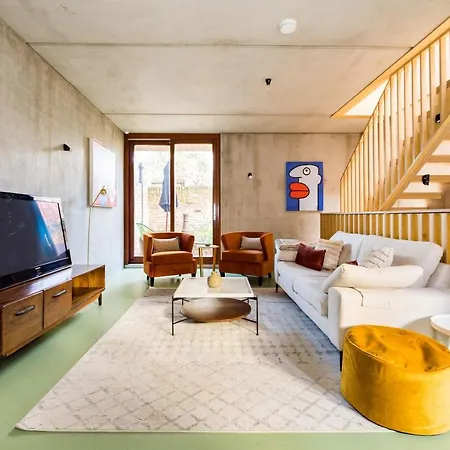 The Victoria Park Sanctuary - Stunning 2bdr Flat *