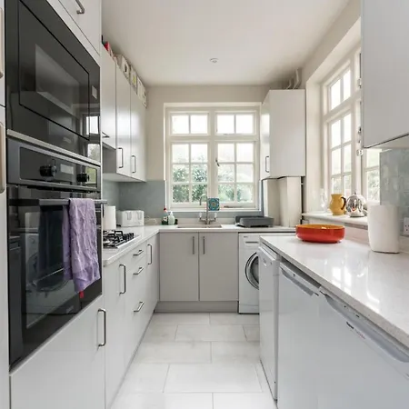 Charming 2bd Garden House - Hammersmith Holiday home *