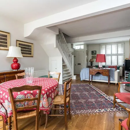 Charming 2bd Garden House - Hammersmith London