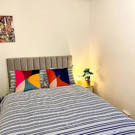 Holiday home Spacious Cozy Toothing House Merton (Greater London)